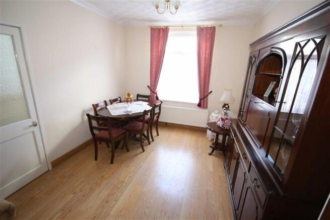 Lounge/dining Room: