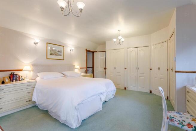 8482061-interior41.jpg