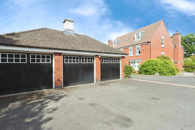 Triple Garage