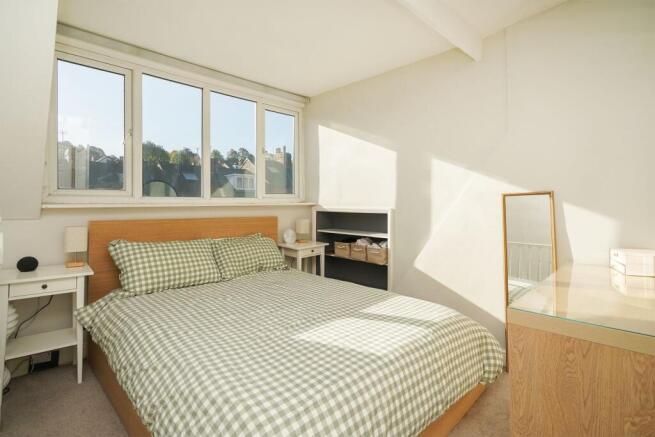 3 bed Terraced for sale Image 9