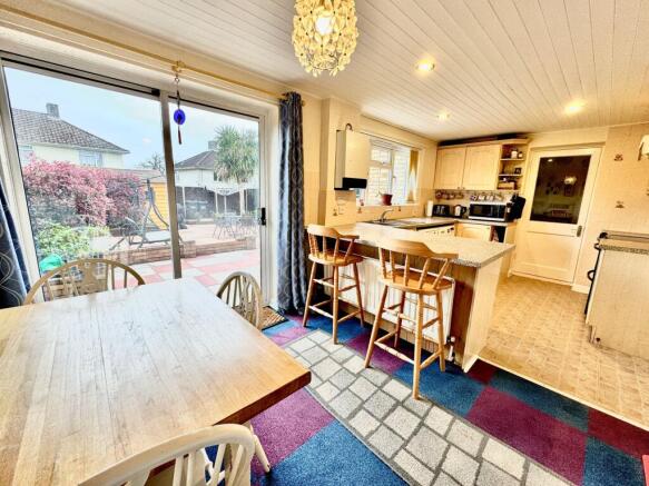 Kitchen/Breakfast Room