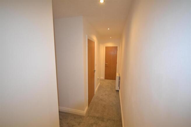 L-shaped entrance hall