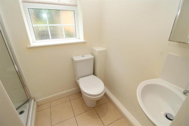 SHOWER ROOM/ W.C.