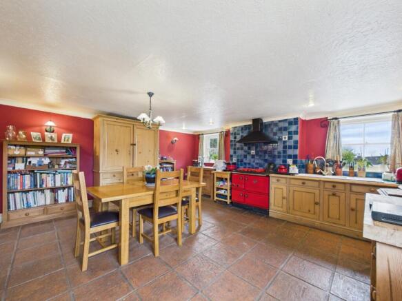 7 bed Farm House for sale Image 9