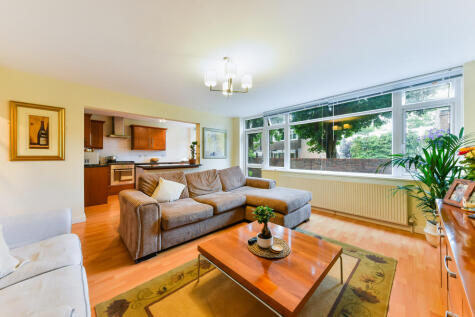 Blincoe Close, SW19: 3 bed 1 rec 2 bath