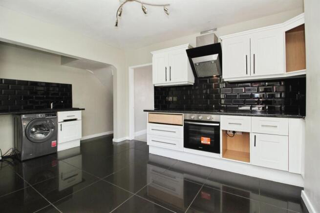 3 bed Terraced for sale Image 7