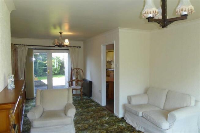 LOUNGE - DINING ROOM