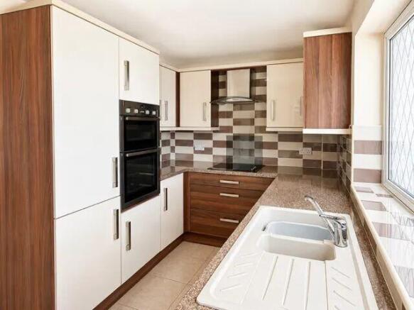2 bed Semi-Detached Bungalow for sale Image 4