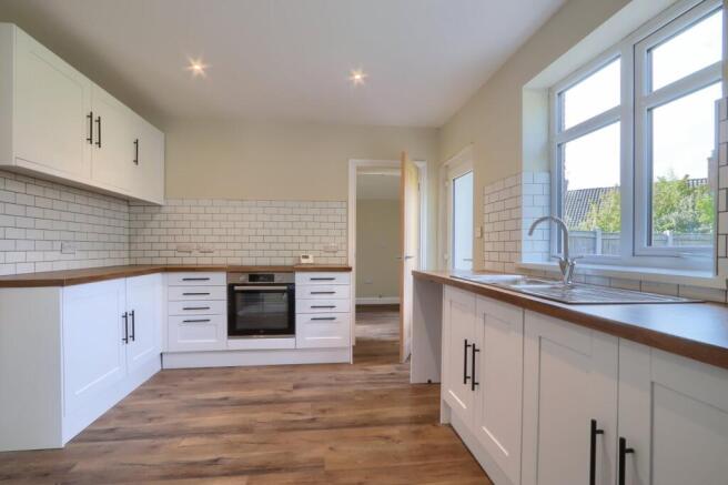4 bed Semi-Detached for sale Image 5