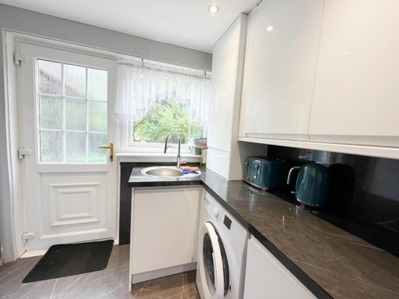 16, Moss Road, Waterside, Kirkintilloch, East Dunb photo 4