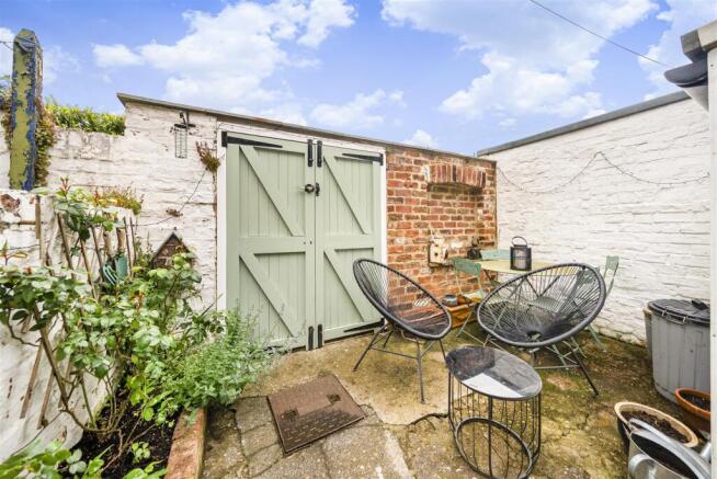 2 bed Terraced for sale Image 4