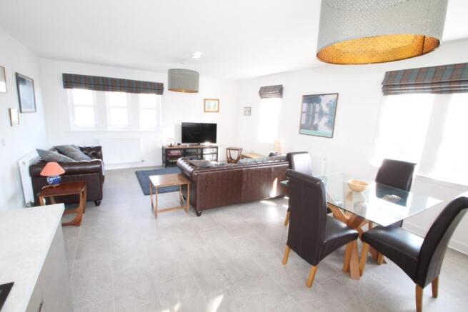 Kitchen/Dining/Loung