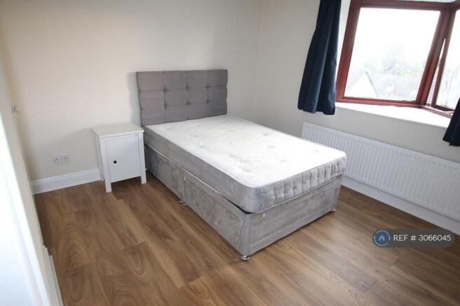 Room 3 £800.00