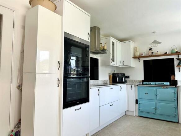 Kitchen 3.jpg