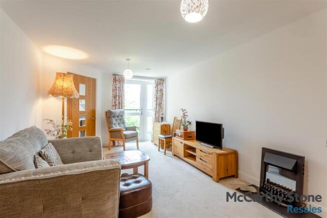 8693354-interior01.jpg