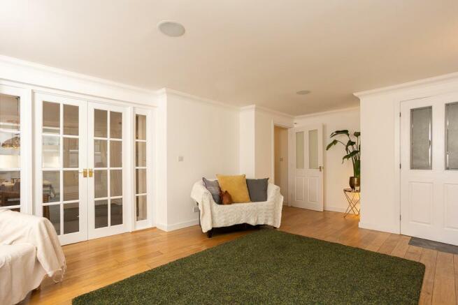 12PalaceStreet-LivingRoom-2.jpg