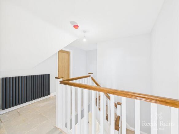 4 bed Detached for sale Image 10