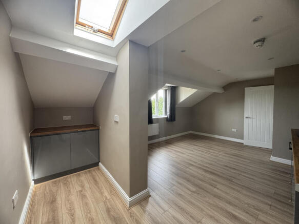 Utility area (off lounge)