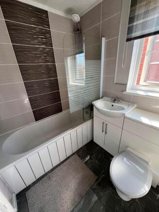 2 bed House to rent Image 7
