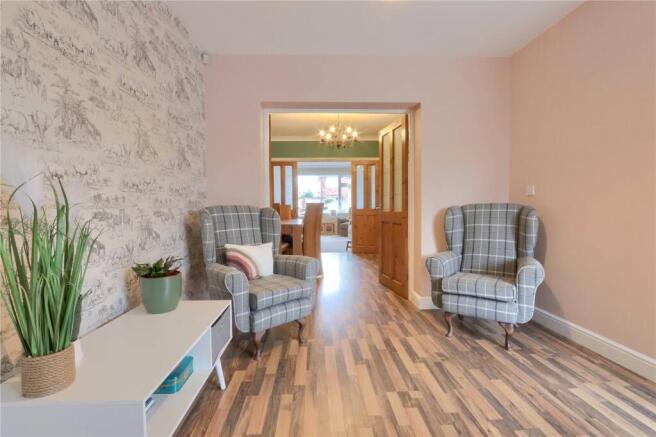 3 bed Semi-Detached for sale Image 6
