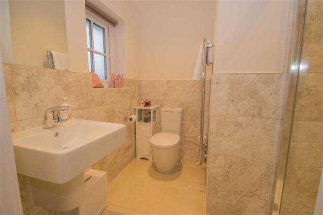 EN SUITE