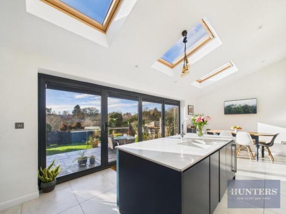 Kitchen / Breakfast Area
