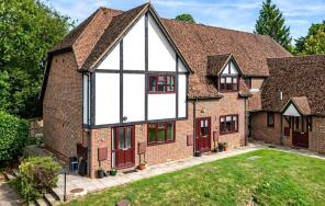 27, Broad Ha'penny, Wrecclesham, Farnham GU10 4TF