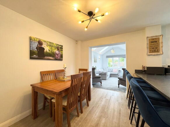 5 bed Detached for sale Image 5