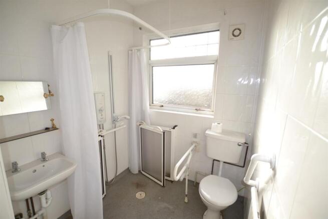 SHOWER / WET ROOM