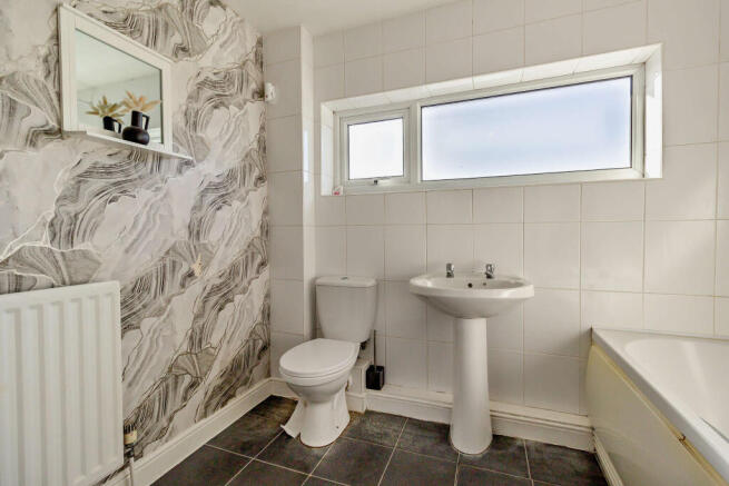 3 bed Terraced to rent Image 7