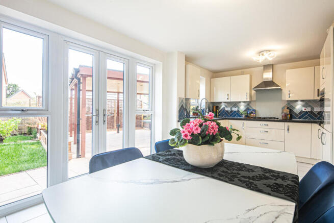 4 bed Detached for sale Image 6