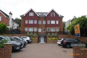 Flat 1, 122 Coombes House, Riddlesdown Road, Purley CR8 1DD