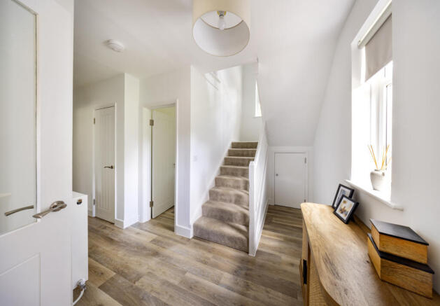 3 bed Detached to rent Image 7