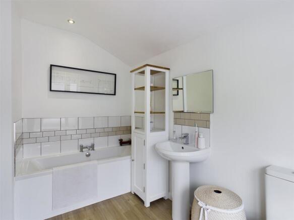 7 East Grove Road - 07.jpg