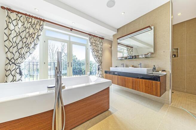 Master ensuite