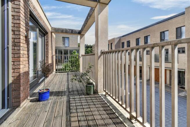 2 bed Apartment for sale Image 8