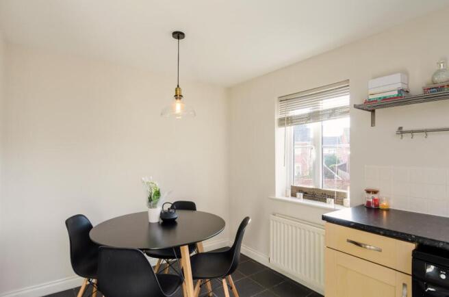 3 bed House to rent Image 9