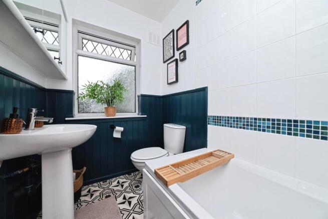 2 bed Semi-Detached Bungalow for sale Image 10
