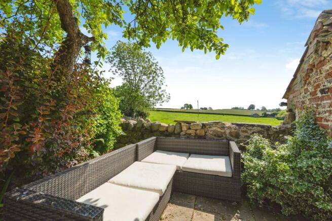 2 bed Terraced for sale Image 11