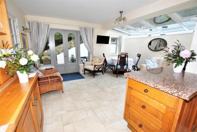 Kitchen/Breakfast rm