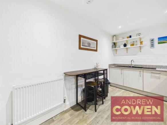 2 bed Apartment for sale Image 4