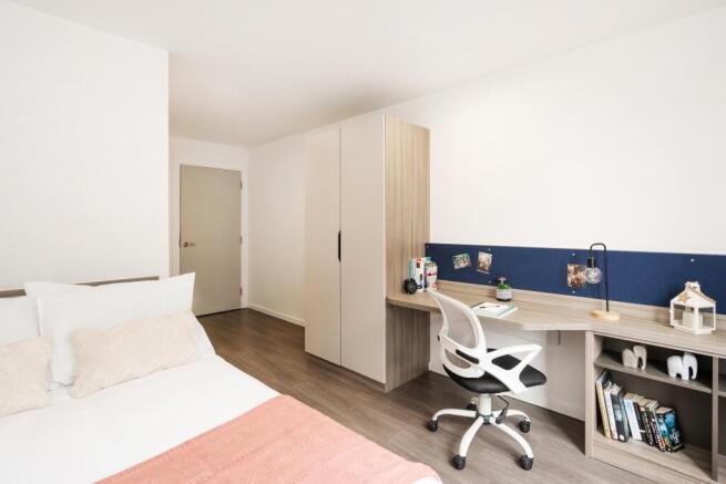 Studio to rent Image 9