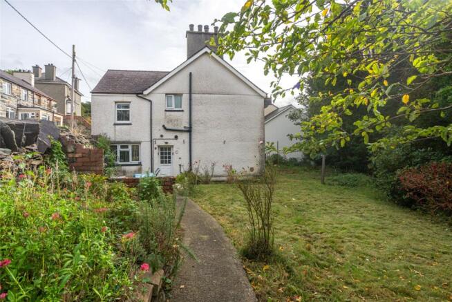 4-bed detached on Pantglas Road, Bethesda, Bangor, Gwynedd, LL57, £150,000