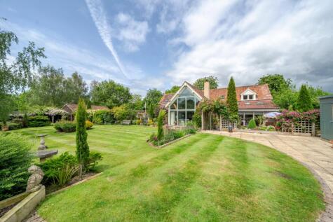 Wood Lane, Brinkworth, Chippenham, Wiltshire, SN15