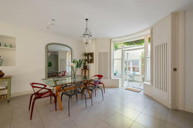 1a Warrington Crescent Hi-14.jpg