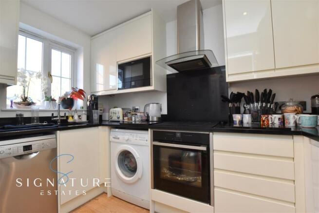 Kitchen 1.jpg