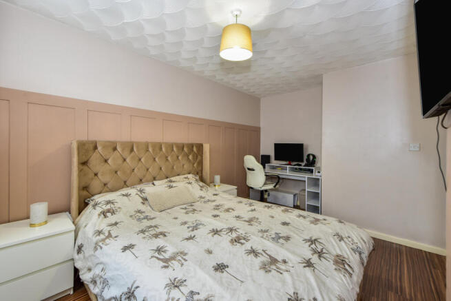 3 bed Terraced for sale Image 12