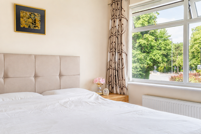 4 bed Detached for sale Image 10