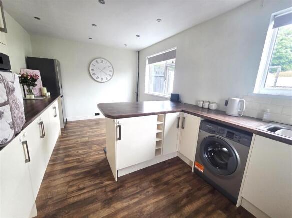 KITCHEN/ DINER