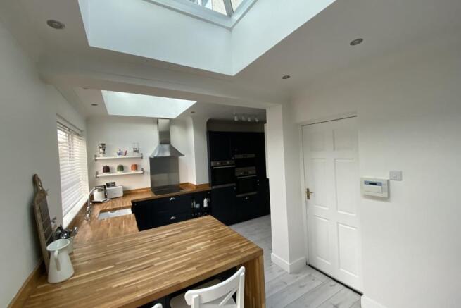KITCHEN DINING ROOM